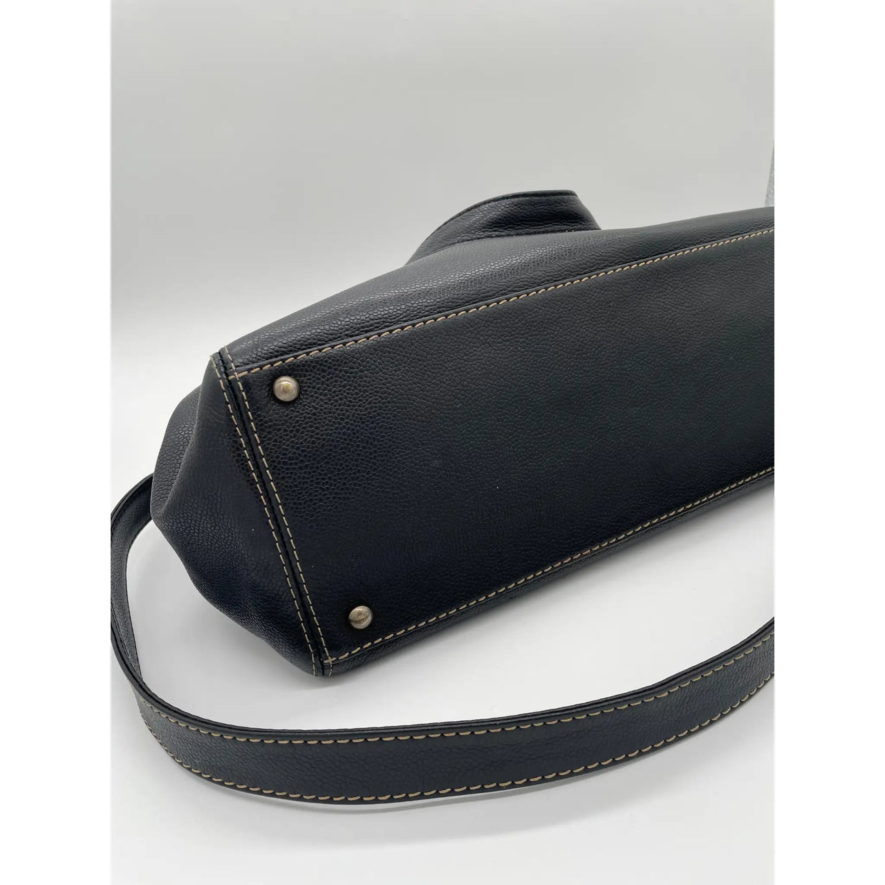 Vintage caviar 2025 chanel bag