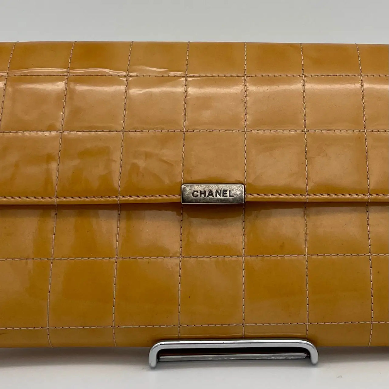 Chanel Black Patent Leather Vintage Chocolate Bar Kisslock Shoulder Bag  Chanel